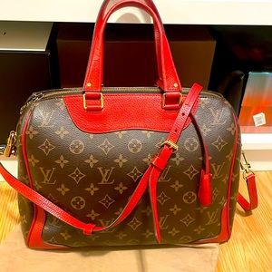 Louis Vuitton Monogram Canvas Retrio NM Red Trim Shoulder Cross Body Hand Bag